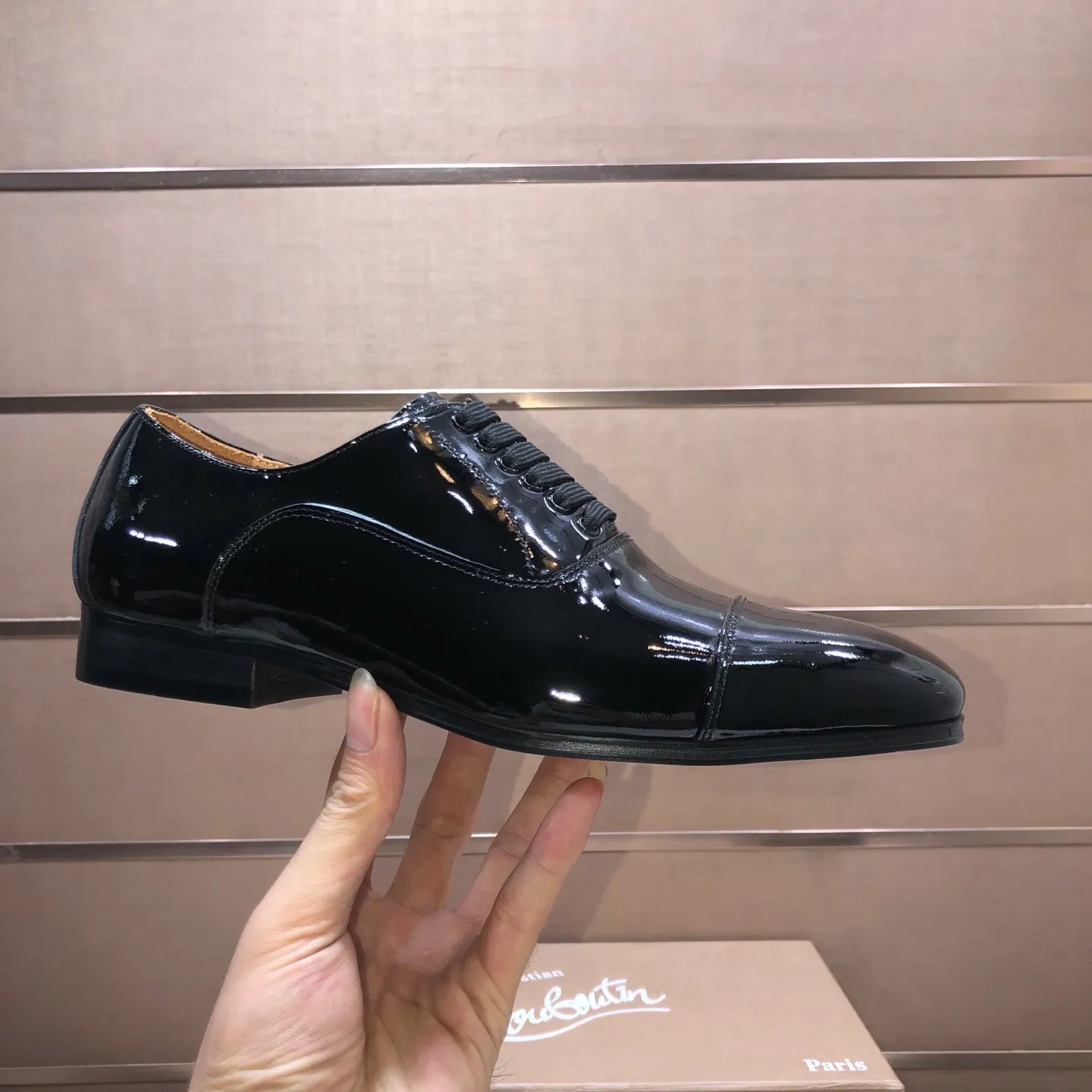 Men's shoes 💰620💰 [Chrstian Loubotin] Red-soled shoes 💋Original mold opening, the highest version on the market, purely handmade ❗️Imported rivets, imported high-end diamonds ➕The upper is made of imported cowhide, and the first layer of water-dyed cowhide lining! Original EU high-gloss outsole.38-44